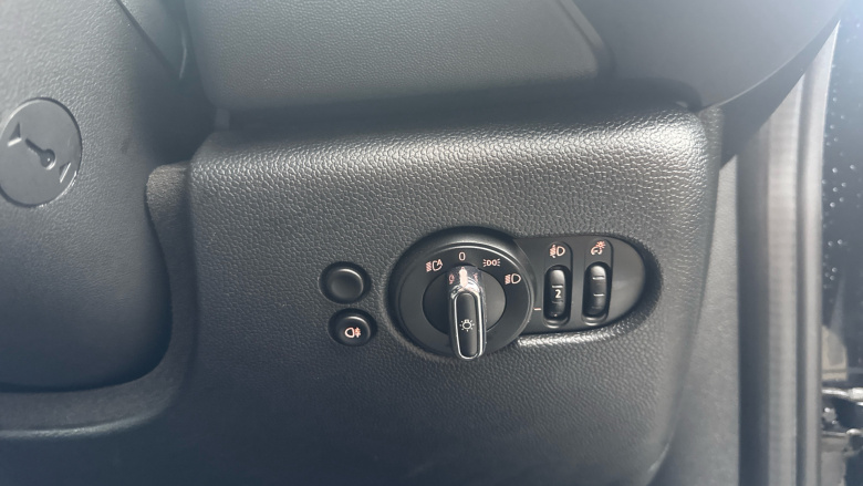 MINI Hatchback 135kW Cooper S Level 2 33kWh 3dr Auto Electric Hatchback